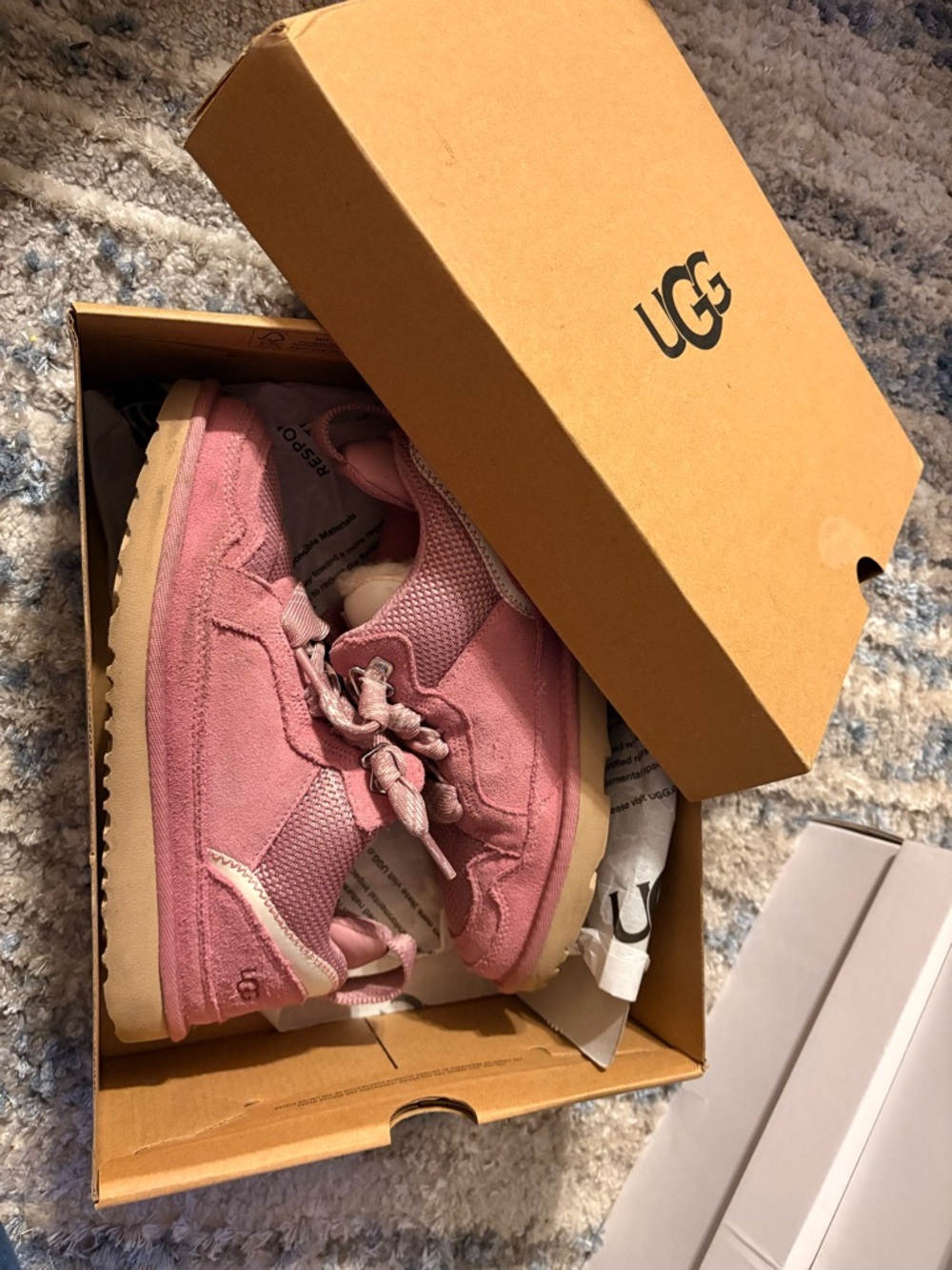 UGG “lowmel” Pink Lace-Up Sneakers